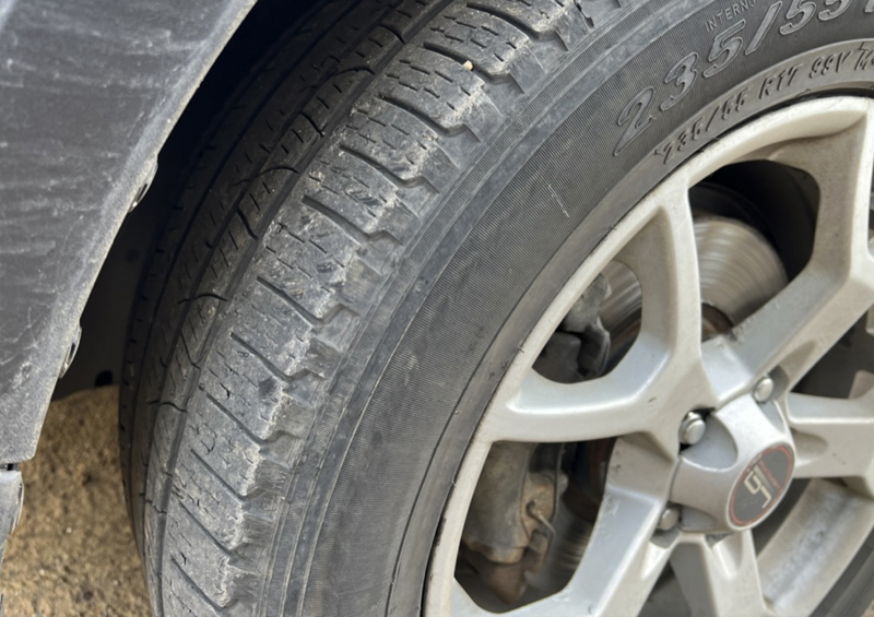 Заплатит ли за ДТП страховая в случае, если водитель не поменял летние шины?