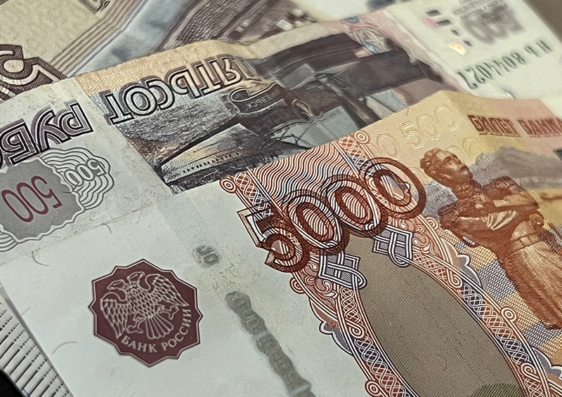 МРОТ в России поднимут до 19 тыс. 242 рублей: но не прямо сейчас