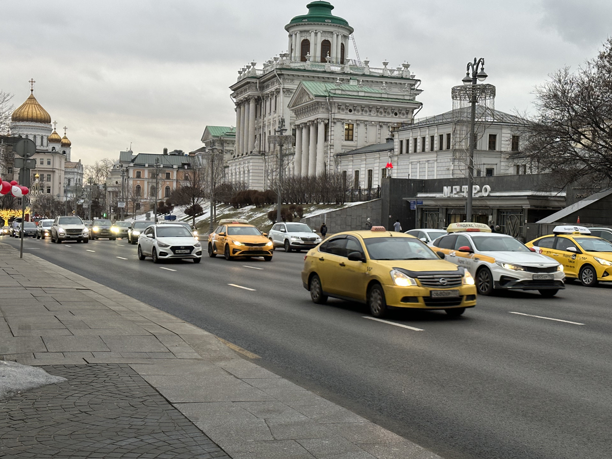 Таксистам разрешили работать не по месту жительства