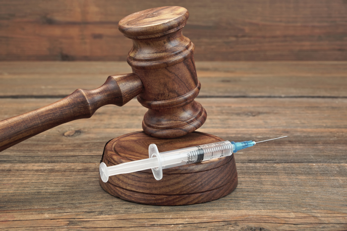 Штрафы за отказ от вакцинации противоречат Конституции РФ