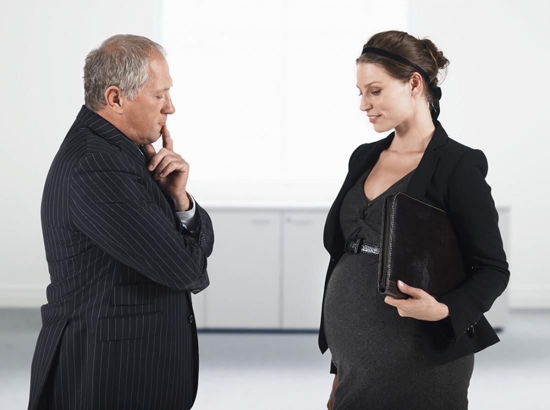 Беременные могут устраиваться на работу: ВС РФ защитил право будущих мам на трудоустройство