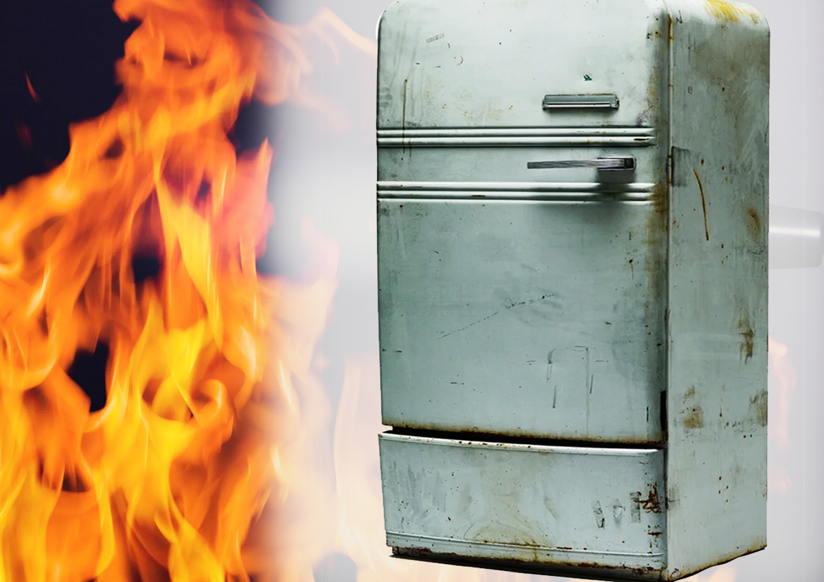 Кто отвечает перед законом, если дом и его жильцы сгорели из-за вспыхнувшего старого холодильника