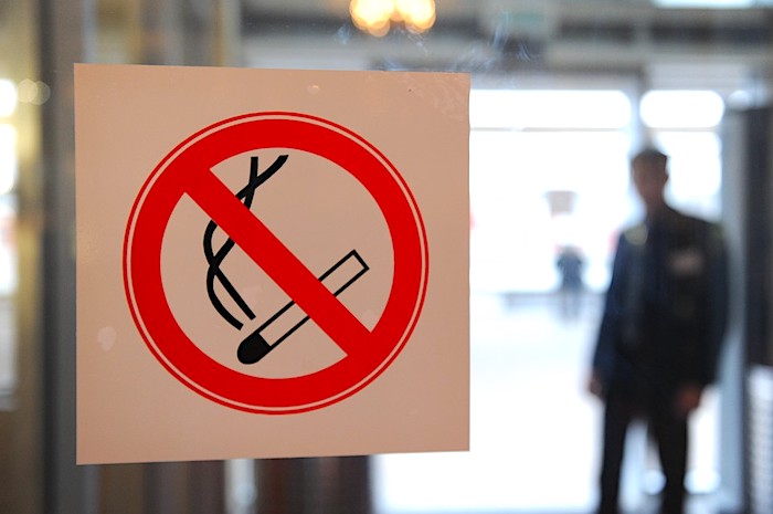 Парламент Удмуртии предложил штрафовать родителей курящих детей