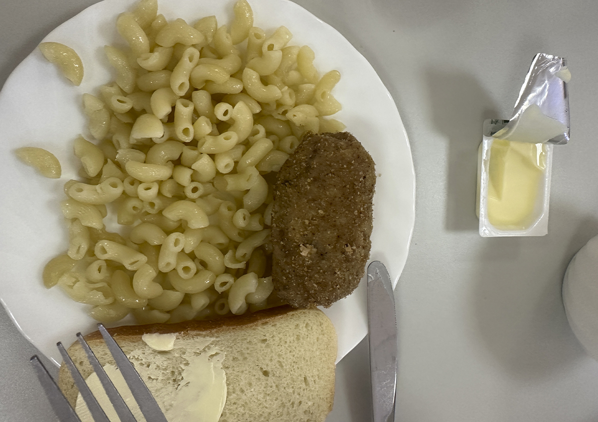 В Приморье допустили к работе в школьной столовой больную туберкулезом