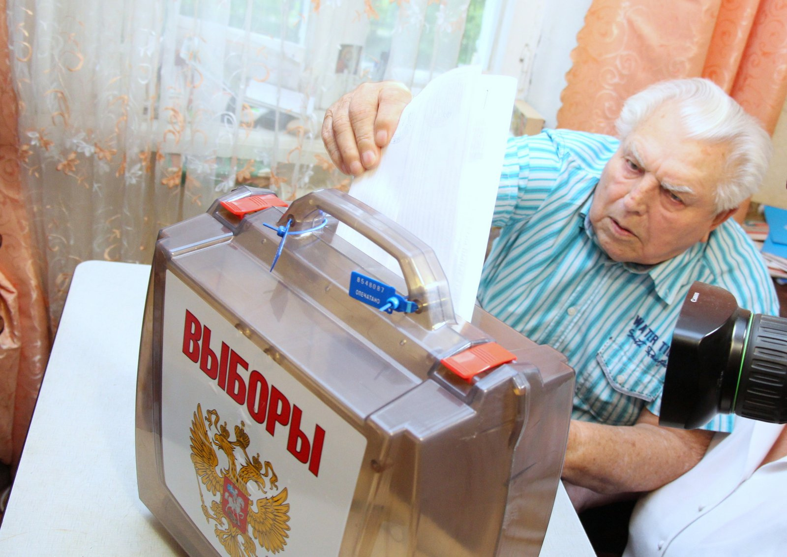 Число избирателей, изъявивших желание проголосовать на дому на выборах в Мосгордуму, составило почти 130 тысяч человек