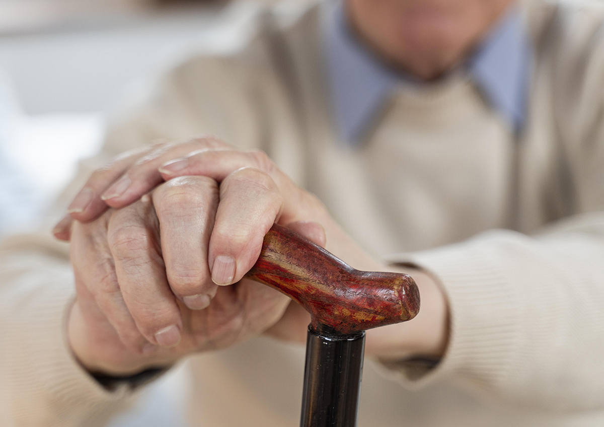 На престарелых родителей взрослые дети обязаны платить алименты