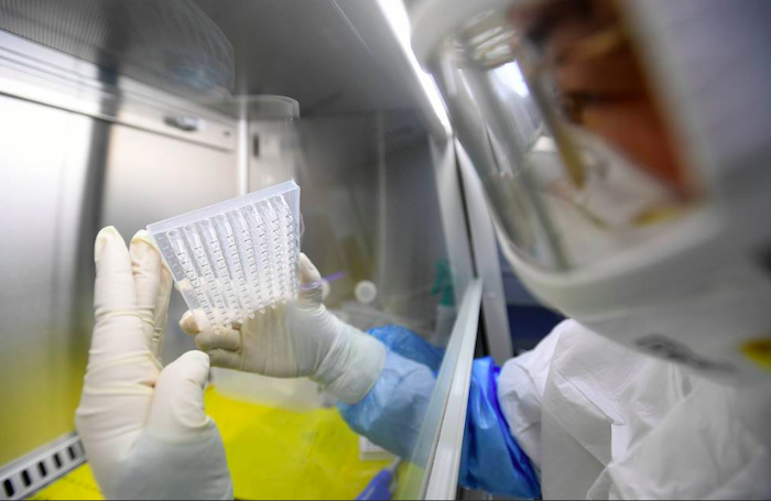 Китае преследование сообщившего о коронавирусе врача признали ошибкой