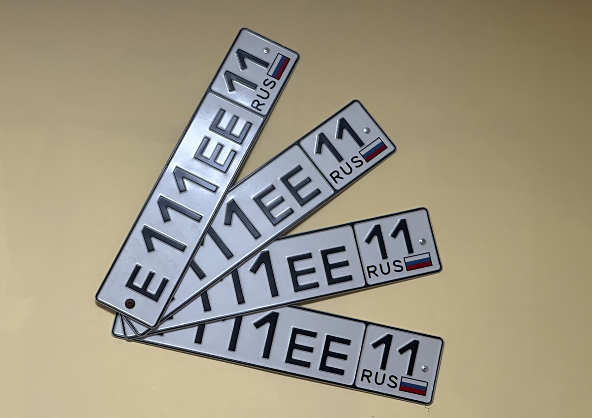 Водитель вправе после продажи авто сохранить прежний номер на новом ТС