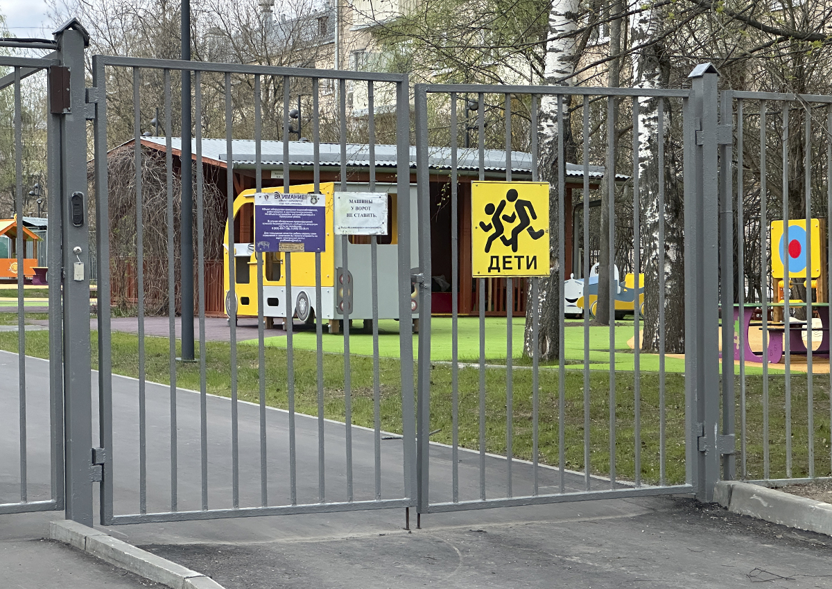 Кровные родственники смогут приоритетно усыновлять потерявшего родителей ребенка