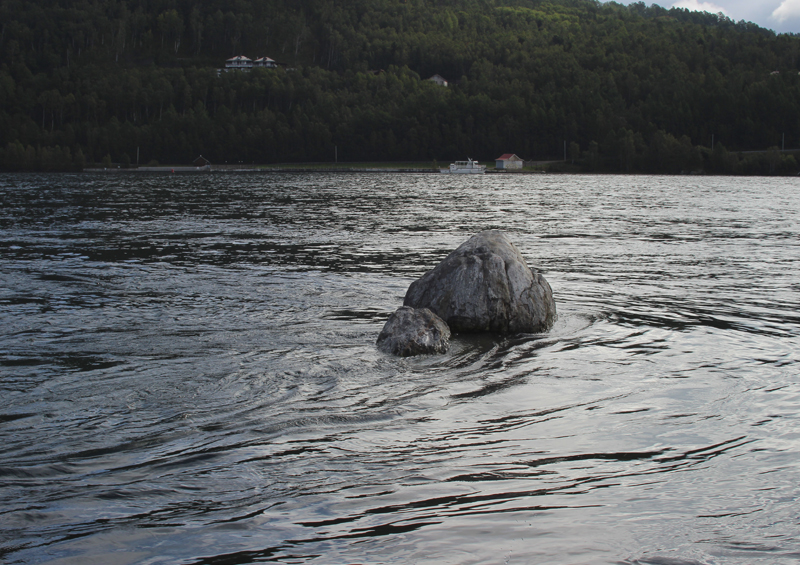 Байкал защитят от бытовой химии: рядом с озером запретят продавать стиральные порошки