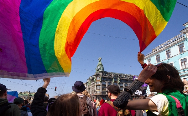 Российская молодежь терпимо относится к геям