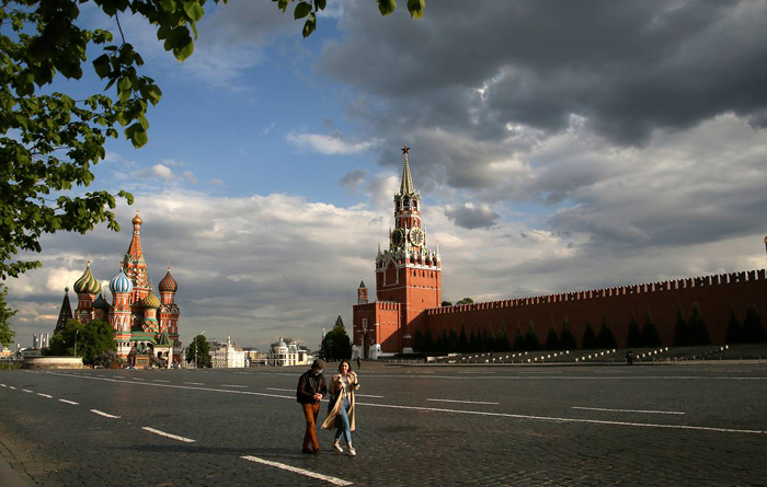 В первый день лета в Москве откроются магазины, а горожанам разрешат гулять по графику