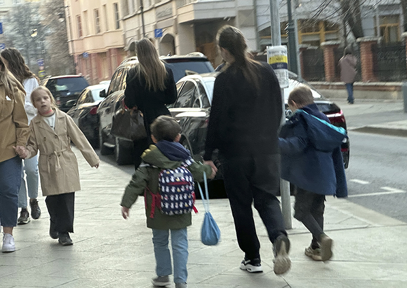 Комендантский час для ребенка в России: какие рамки установлены