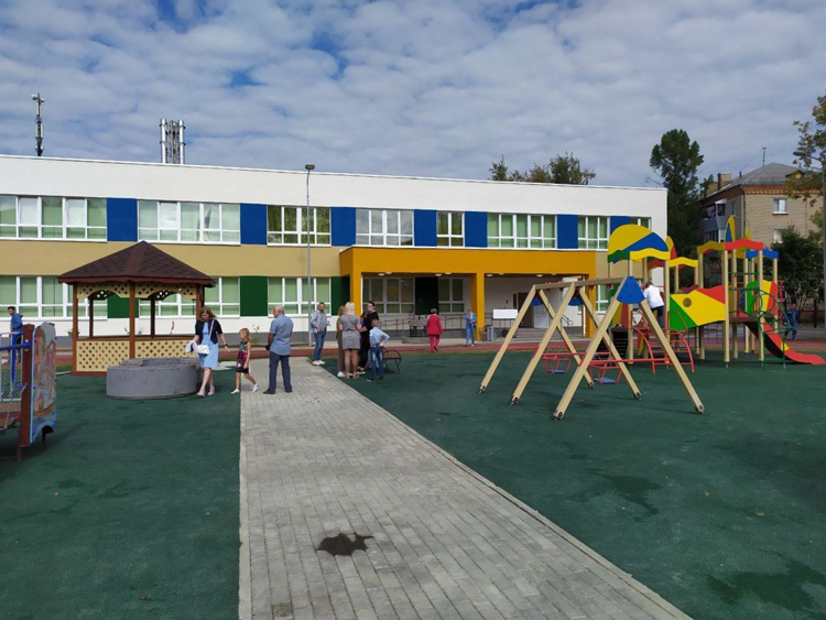 «Прощай, вторая смена»: губернатор Подмосковья Андрей Воробьев осмотрел обновленную школу в Серпухове