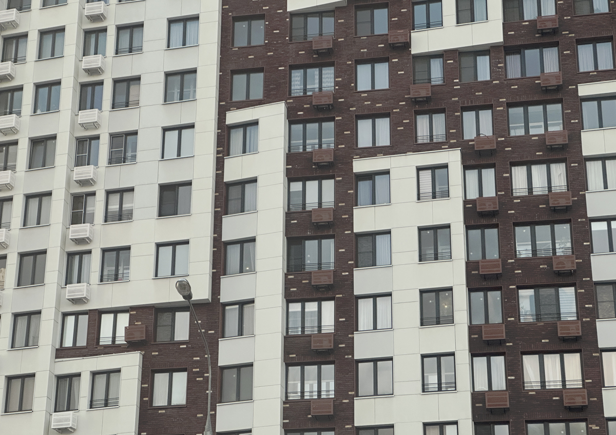 При переезде в другой регион сироты сохраняют право на жильё от государства