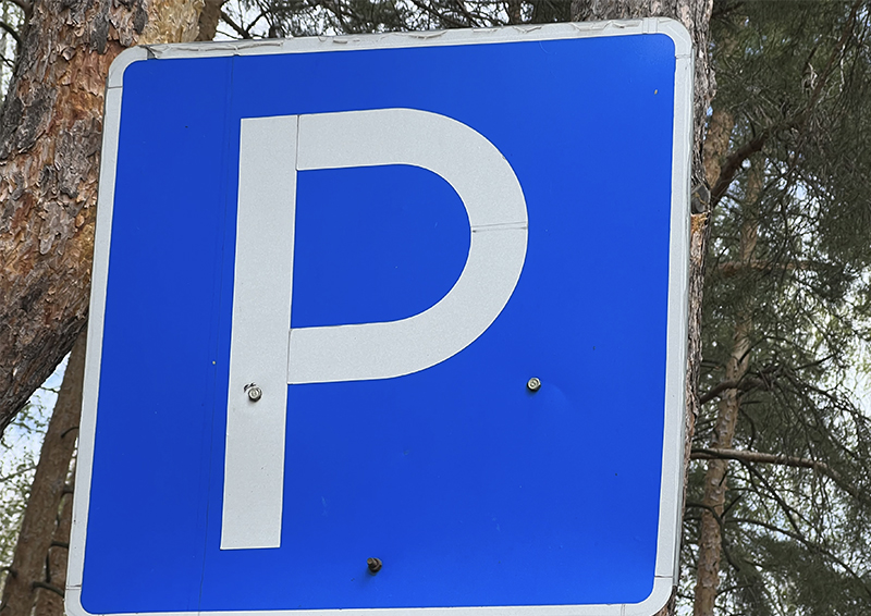 Людям с ограниченными возможностями здоровья разрешат бесплатную парковку не только на инвалидных местах