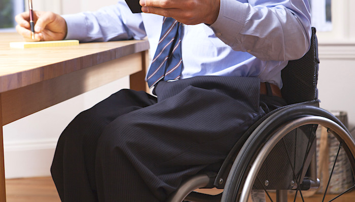 Инвалидов смогут не принимать по квоте, если работодатель заплатит денежную компенсацию 