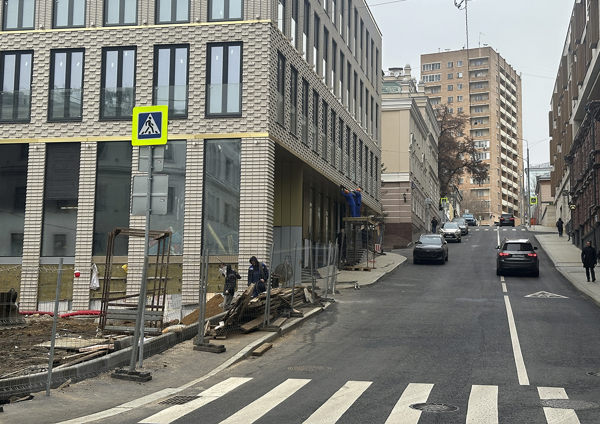 Технический этап работ на спорном участке в Серебряническом переулке завершается