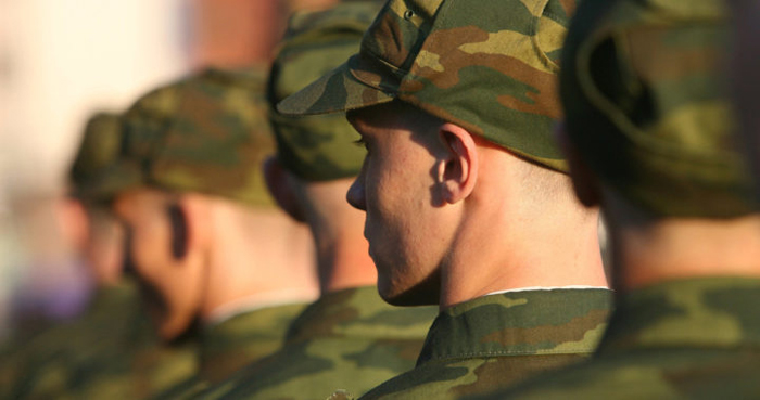 Выпускников школ не призовут в армию в весенний призыв