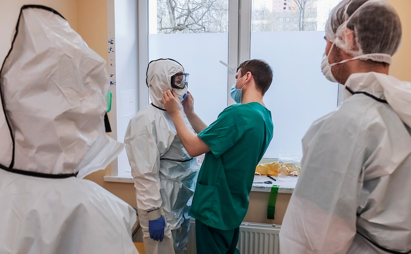 Преподавателей и студентов медвузов отправят в больницы для помощи больным коронавирусом